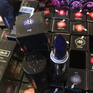 Kat Von D Studded KISS lipstick in POE new!